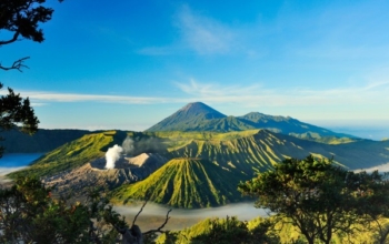 Doppeltes Vulkanabenteuer: Ijen Krater & Bromo Gruppentour (2T1N)